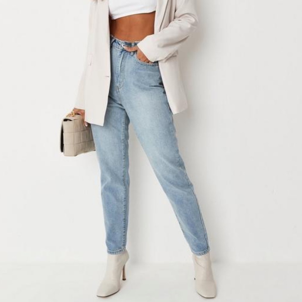 MISSGUIDED RIOT HIGH WAISTED CLEAN MOM JEANS